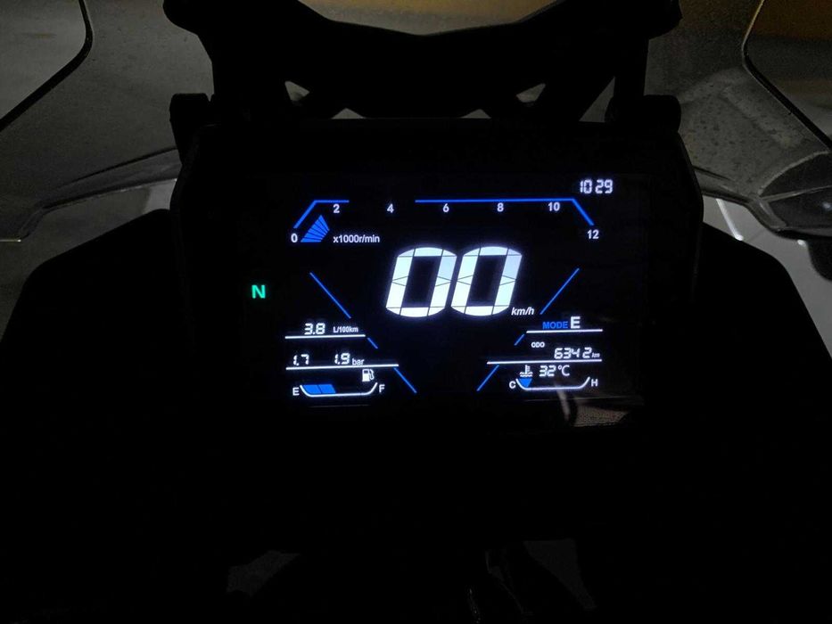 Voge 525DSX C/top case Ano 2024