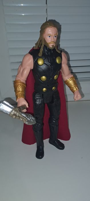 Супергерої іграшки, Фігурка  Тор Marvel  зі звуком 30см