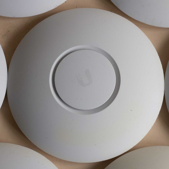 Дводіапазонна Wi-Fi точка доступу Ubiquiti UniFi UAP-nanoHD з ac-wave2