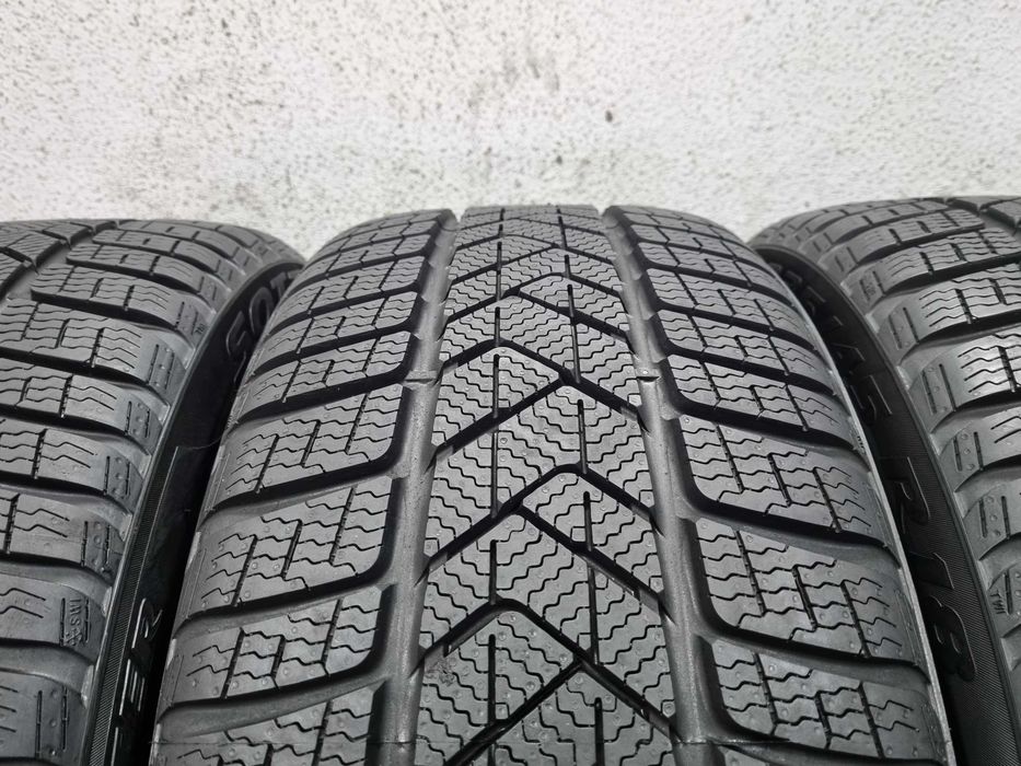 235/45/18 98V Pirelli Winter Sotto Zero 3 TO ELEC-T KOMPLET