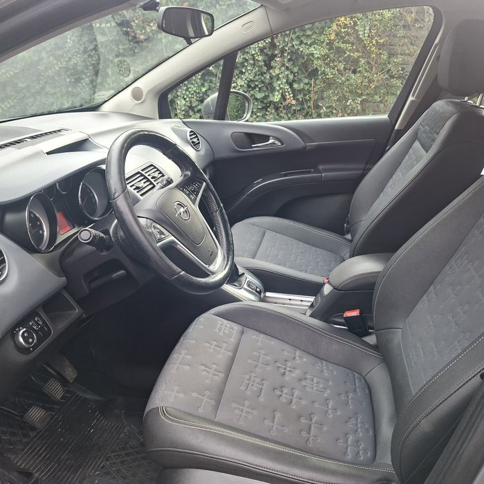 Opel Meriva 1,4pb - 2013 rok