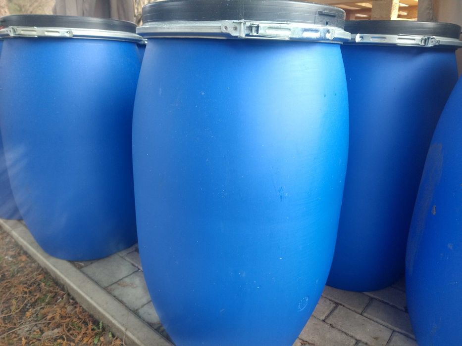 Beczka 120 l zamykana z pokrywą i obejmą na Wodę , Zboże ,Kompostownik