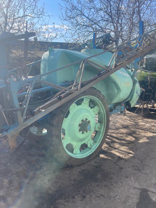 Оприскувач берту 3200