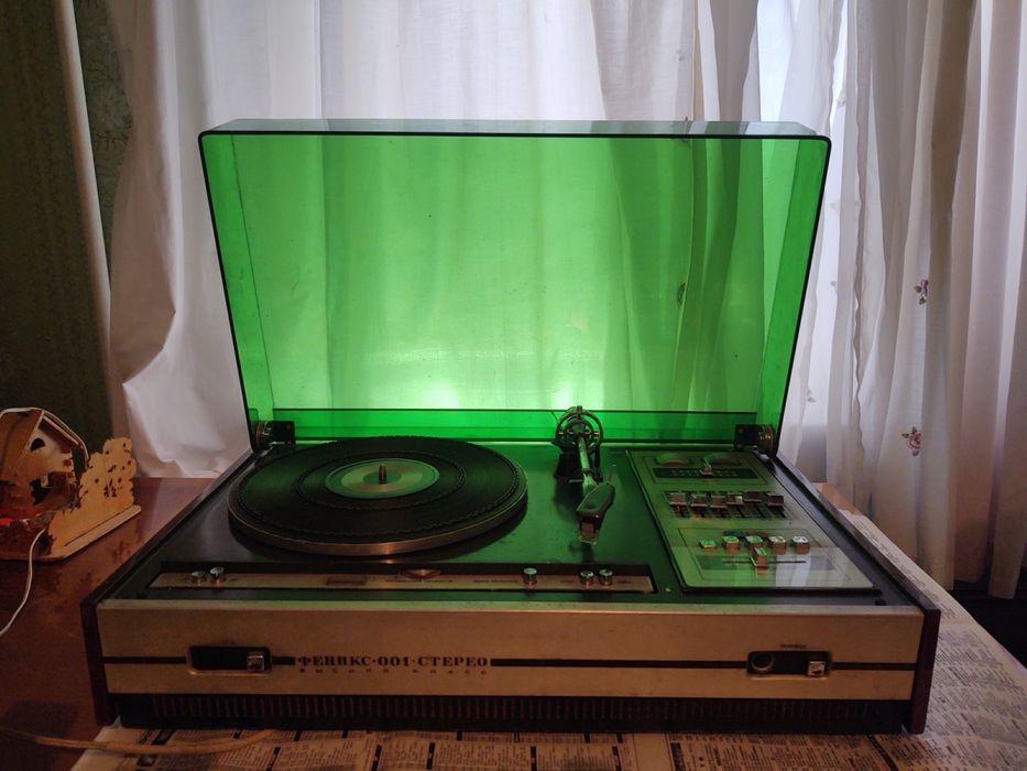 Один лот. Коллекция советской аудиотехники. 31 экземпляр.