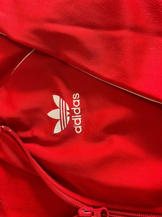 Vendo com muito pouco uso 2 fatos de treino da Adidas originais