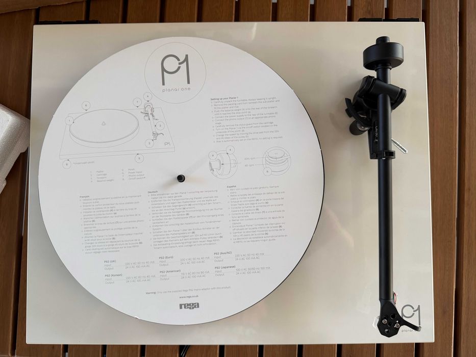 Gramofon Rega Planar 1 (P1)