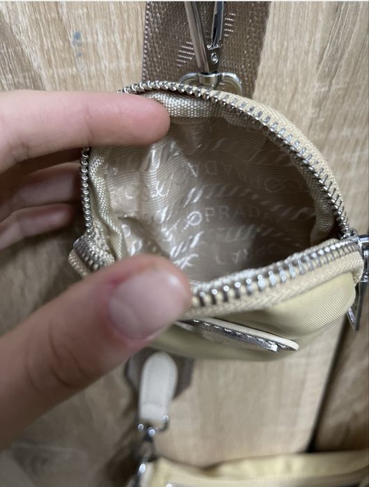 Сумка Prada re edition 2006