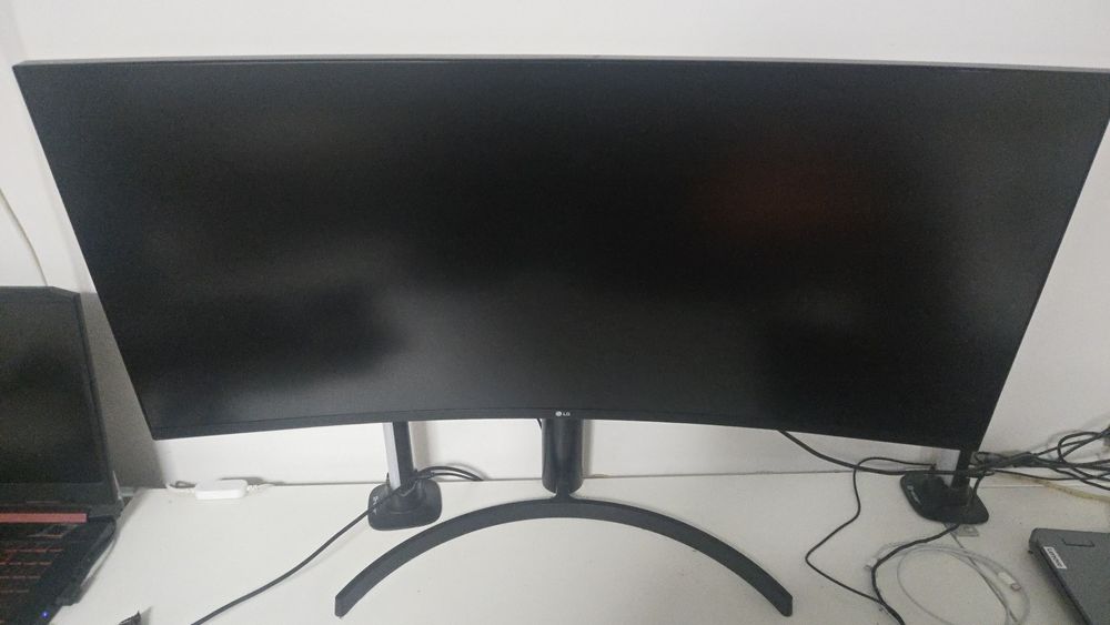 Monitor LG 35 cali UltraWide QHD zakrzywiony 

35" 21:9 UltraWide QHD