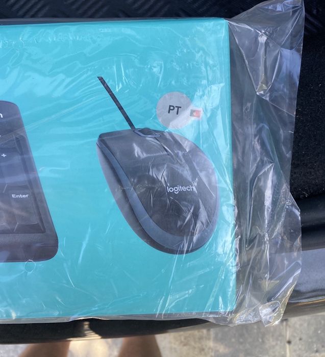 Logitech Keyboard + Mouse64584971578627121