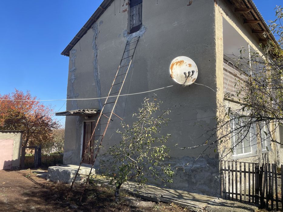 Продам  двоповерхових будинок