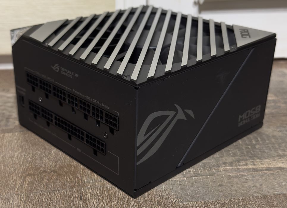 блок питания ASUS ROG Thor 850W Platinum II (с OLED-экраном)