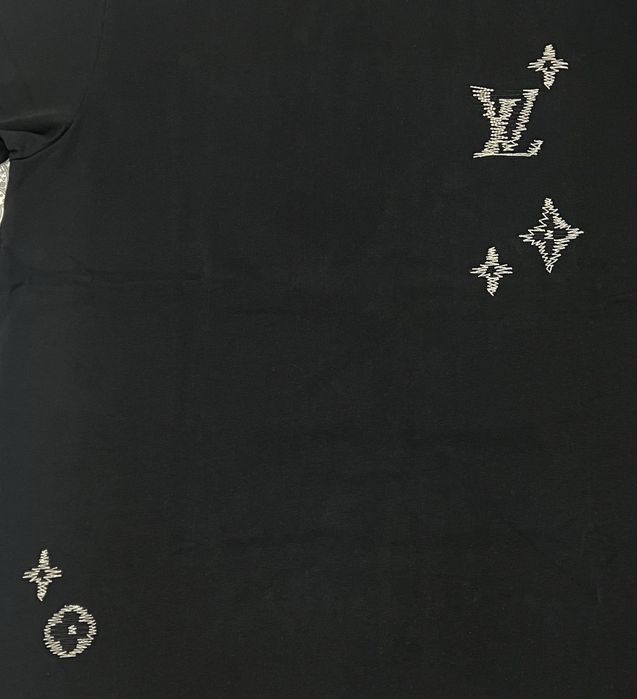 Tshirt Louis Vuitton Preta com Bodado