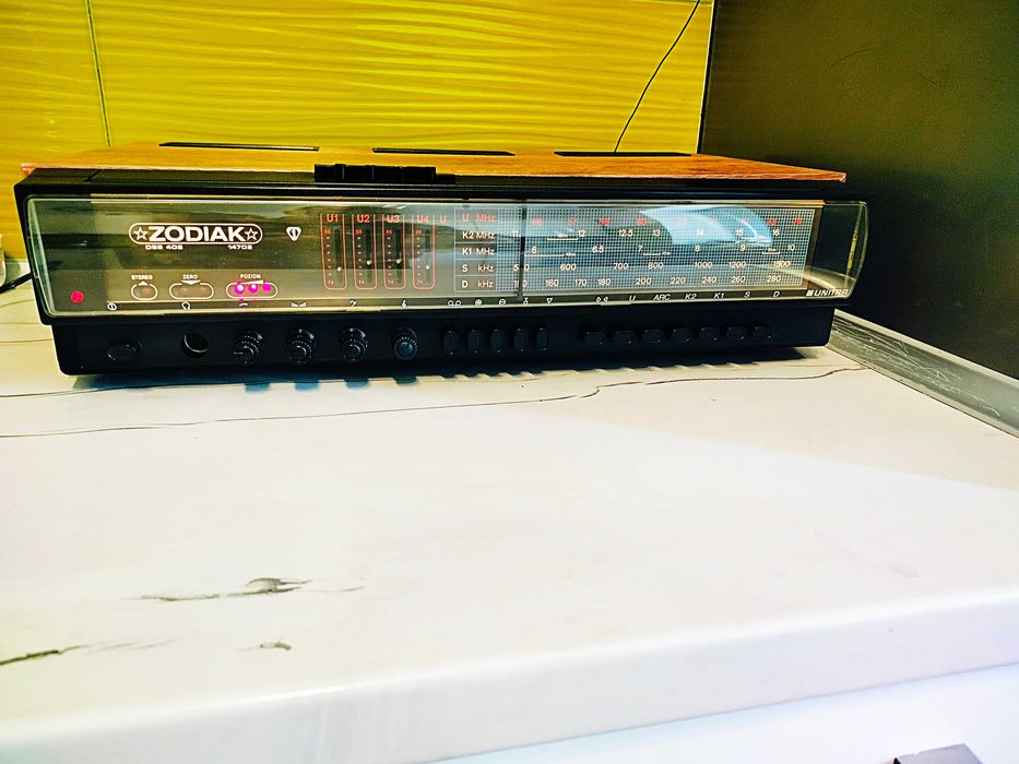Do sprzedania Zodiak dss 402  -- UKF - 87,5 - 108 MHz