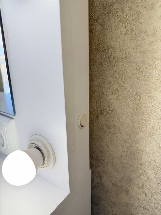 Гримерне дзеркало / Стіл для візажиста / бровиста з підсвіткою