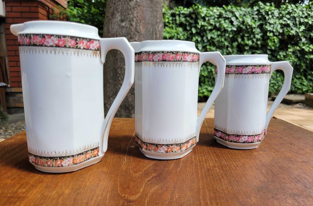 Przedwojenne porcelanowe dzbanki kuchenne