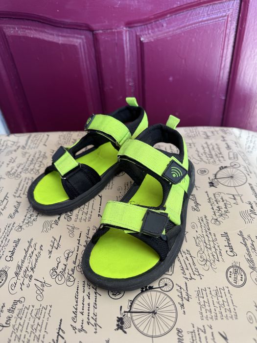 Босоніжки дитячі 27 розмір