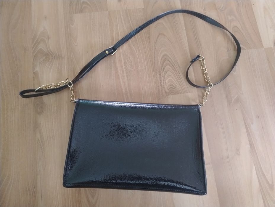 Torebka damska kopertówka Laura Biaggi - pszczółka czarna błyszcząca