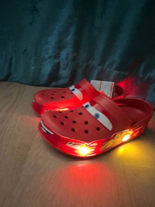 Crocs Lightning McQueen крокси світяться маквін