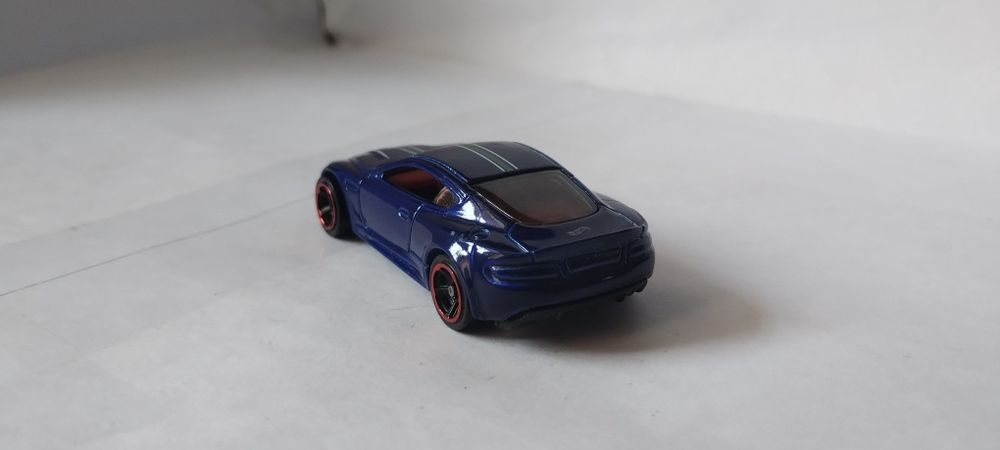Hot Wheels Aston Martin One-77 — Оригінал (Exotic Supercar)