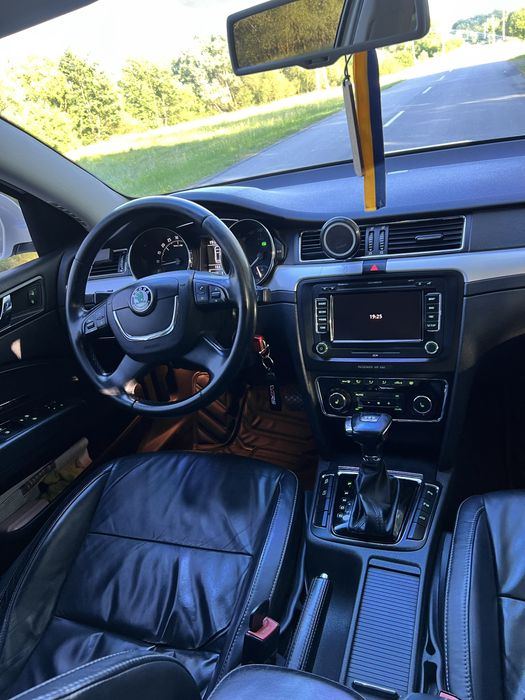 Skoda Superb 2010 автомат 2.0 дизель 9700$