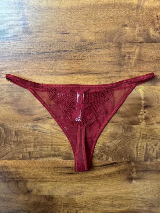 Stringi seksowne koronkowe czerwone majtki coquette Sans Complexe S 36