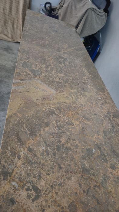 Bonita Mesa de mármore com pouquíssimo uso