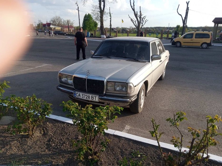 Mercedes-Benz 240D