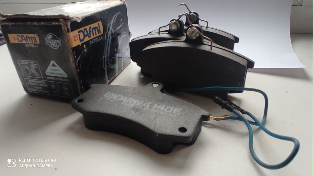 Гальмівні передні колодки ваз 2110 з датчиком зносу