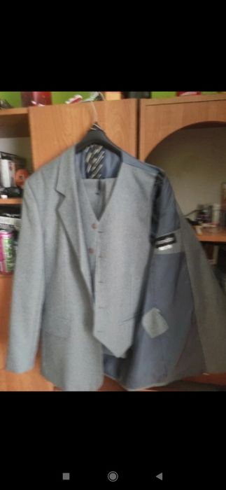 Garnitur meski szary