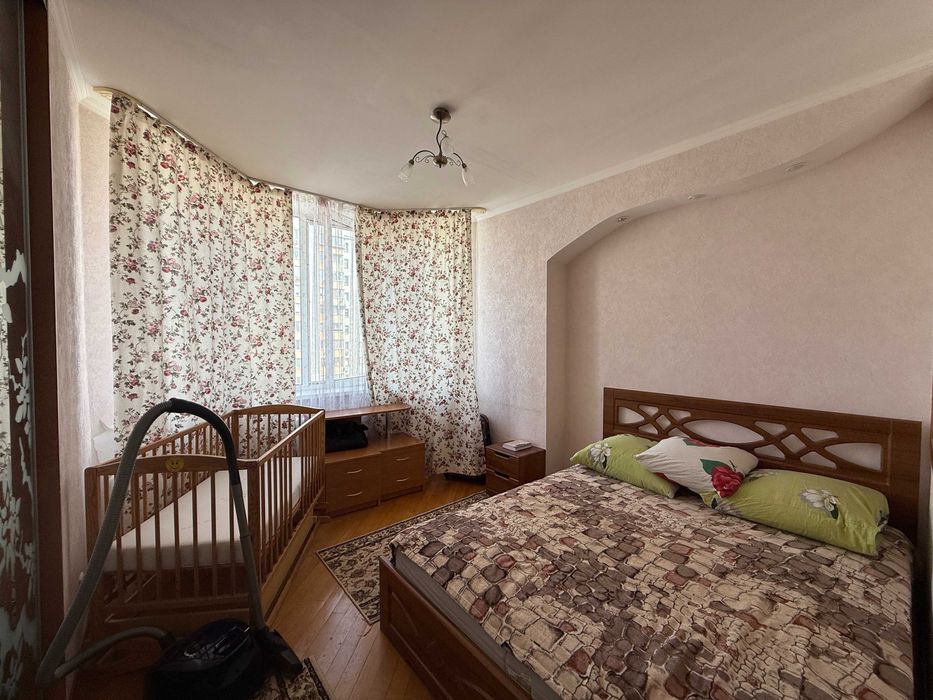 Продам 1 кім квартиру 46 м2 в Києві метро Позняки Є ВІДЕООГЛЯД