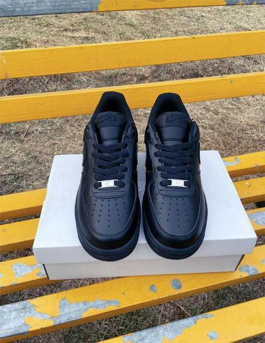 Nike_Air_Force_1_Low_Czarny r.37,5
