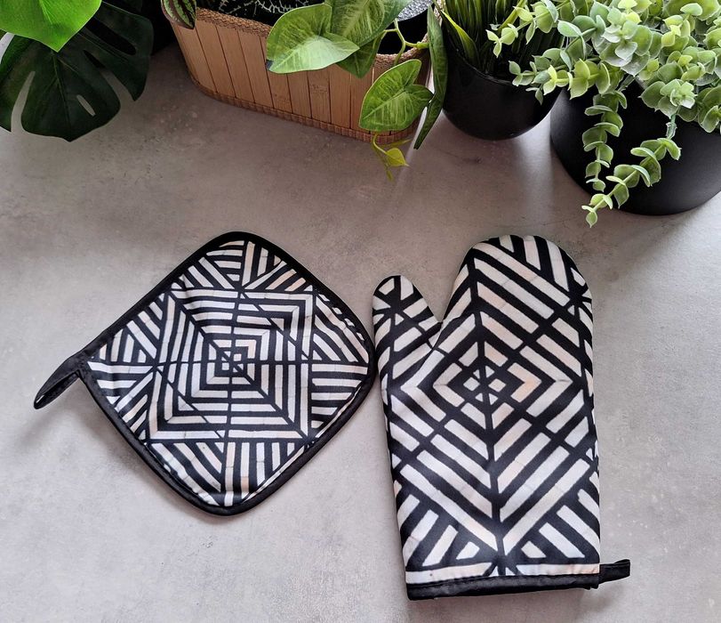 Zestaw kuchenny rękawica i łapka czarno-biała geometryczny wzór