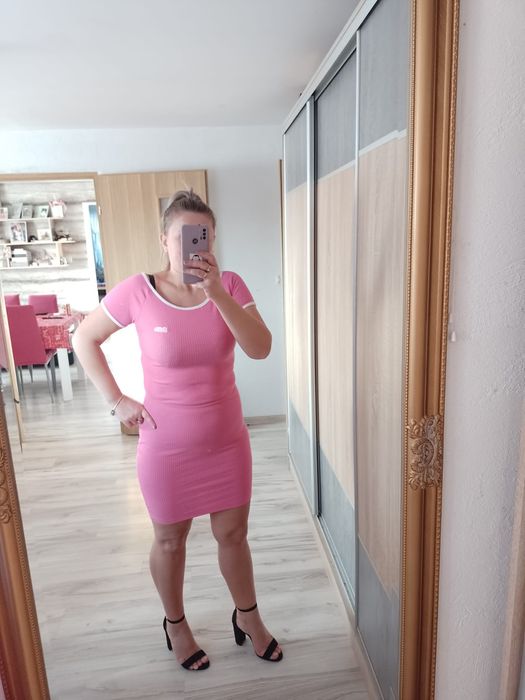 Nowa sukienka Barbie, rozm L