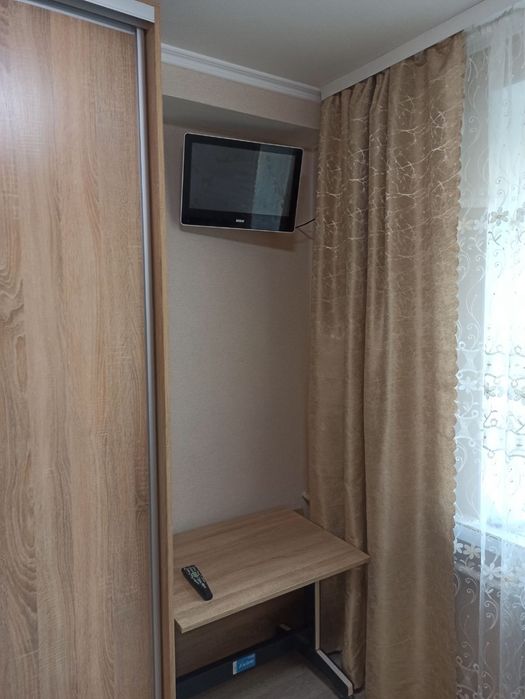 Продам 1 ком мини квартиру-студию Армейская метро 3 минуты пешком - Більше
