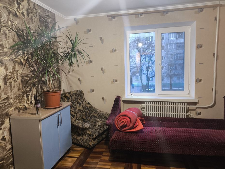 сдам  комнату  в  2х камк. кв.