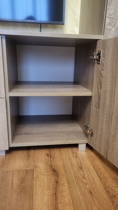 Продам стінку                 .