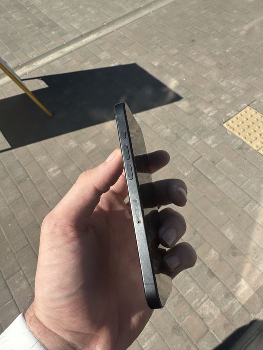 Продам Iphone 15 pro 256гб