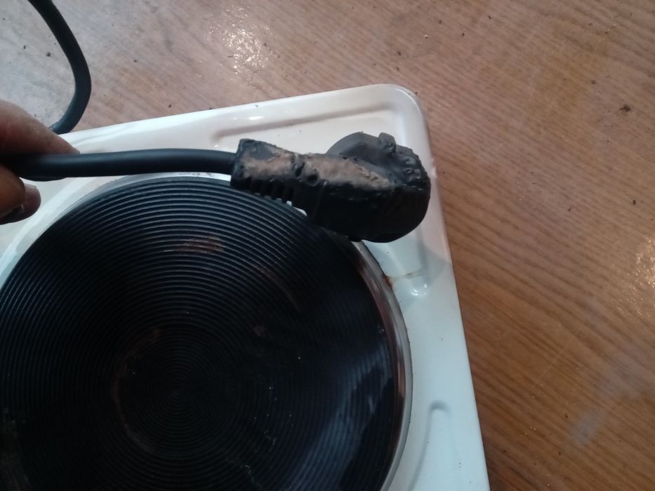 Наслольная эл.плита Hilton