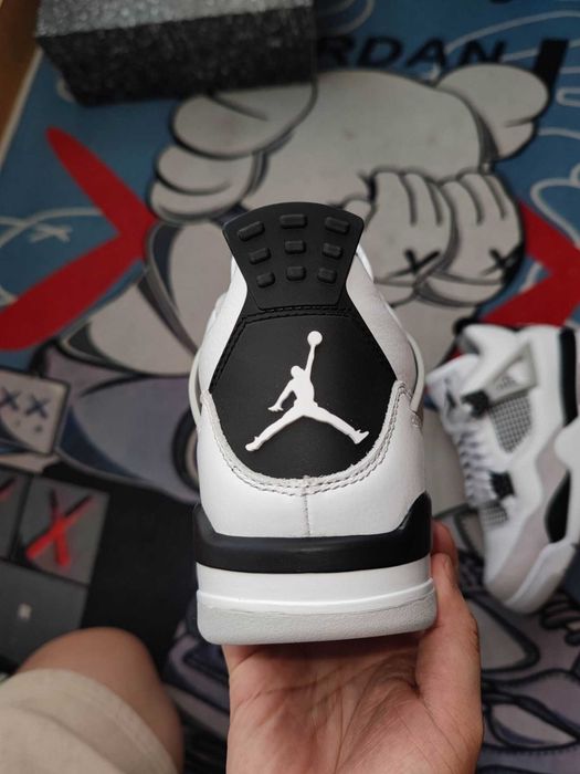 Jordan_4_Retro_R. 38
