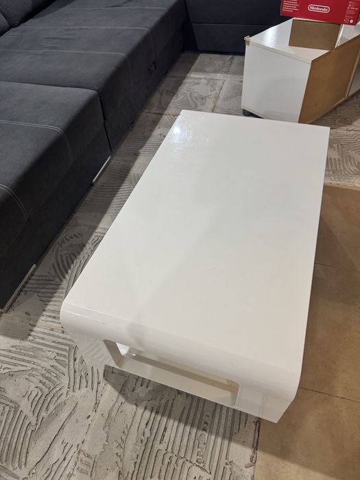 Mesa de Centro Lacada Branca com Rodas