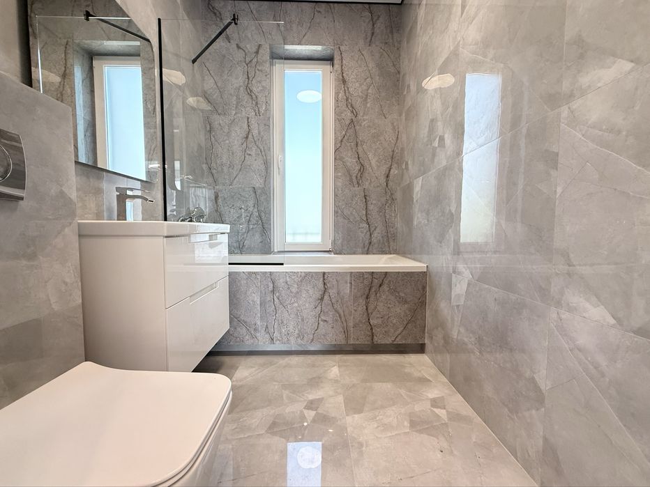 Таунхаус з новим ремонтом , 2 кімнати + кухня-студія