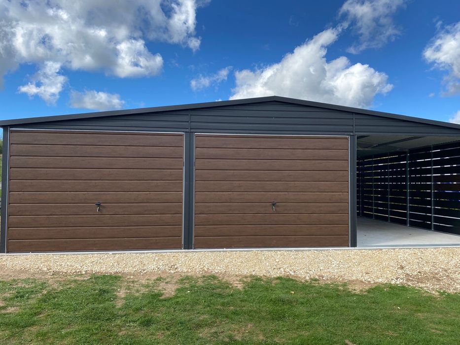 Garaż blaszany 6x6 + wiata 3x6, czarny mat, orzech, profil zamknięty.