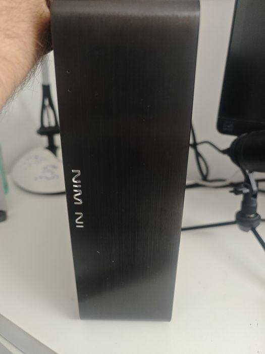 Komputer mini ITX  (Small Form Factor)