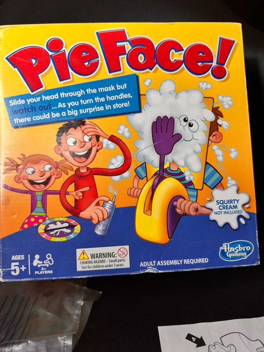 настільна гра PieFace Пиріг в обличчя від компанії Hasbro