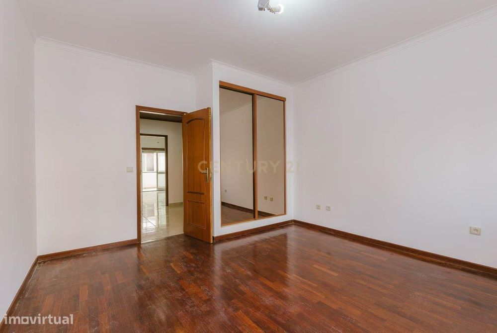 Apartamento T2 no Samouco com terraço