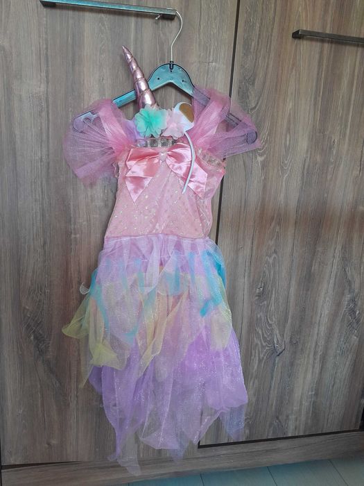 Sukienka-bal przebierańców