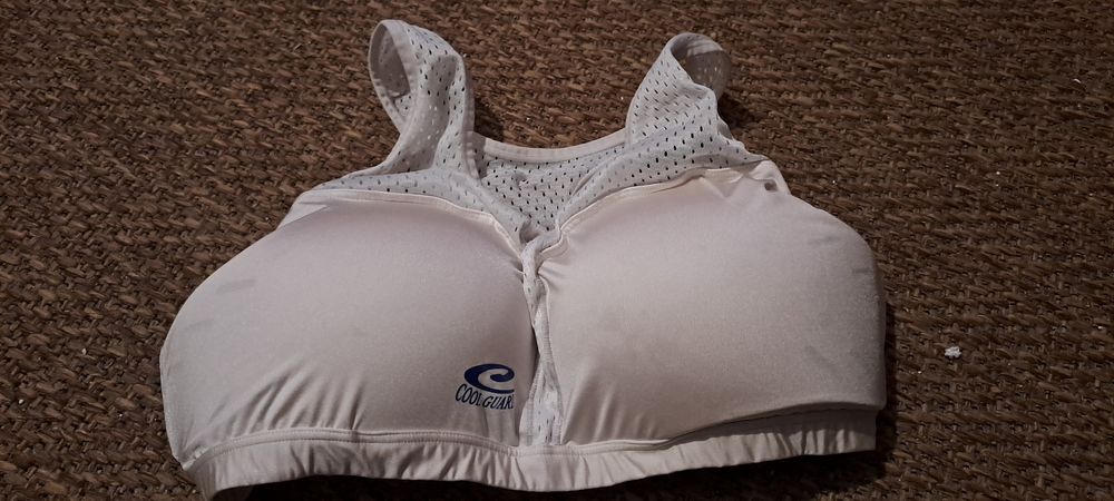 Material de boxe de mulher praticamente novo