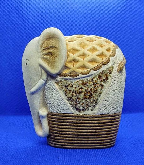 Artigo decorativo artesanato estatueta elefante em cerâmica