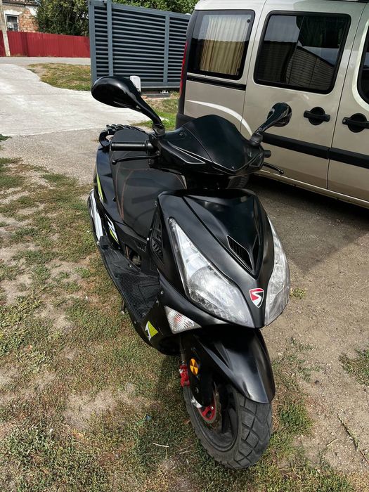 Скутер Spark 150