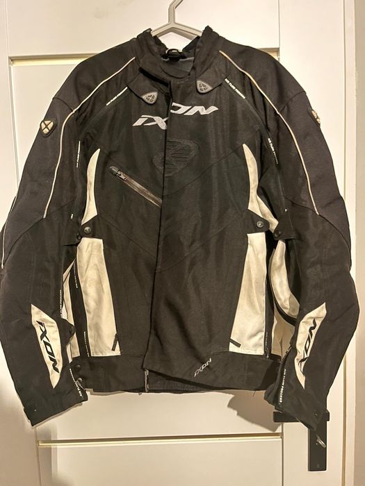 Kurtka i spodnie na motocykl